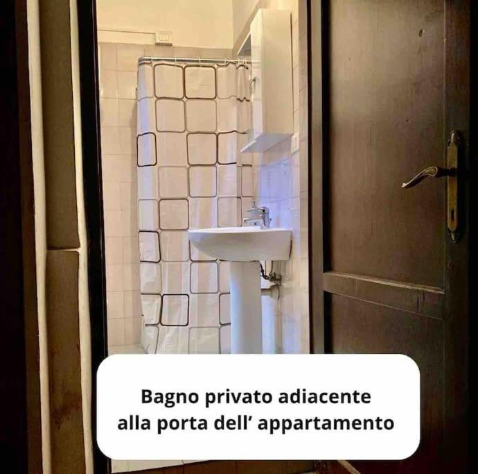 Low-Cost Teatro Romano Apartment Верона Екстериор снимка