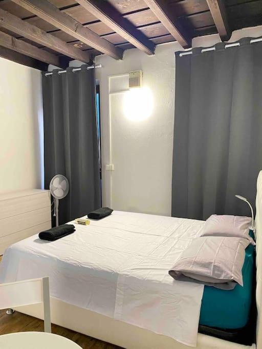 Low-Cost Teatro Romano Apartment Верона Екстериор снимка