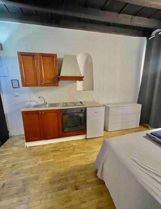 Low-Cost Teatro Romano Apartment Верона Екстериор снимка